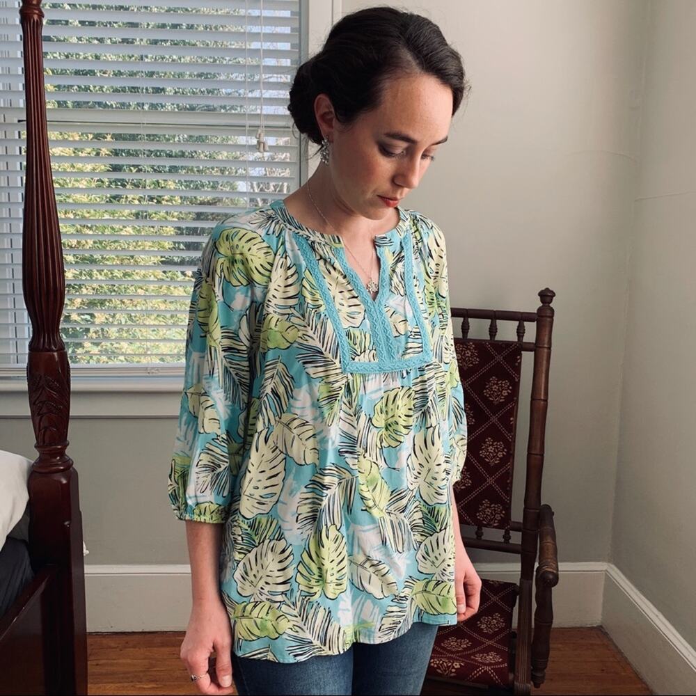 Crown & Ivy Tropical Print Blouse, Size S